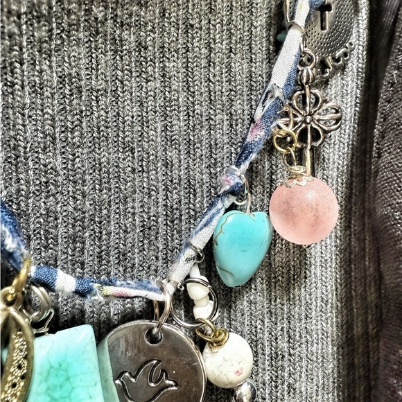 Charms multi layered statement bandanna necklace with turquoise - Picture 5 of 7